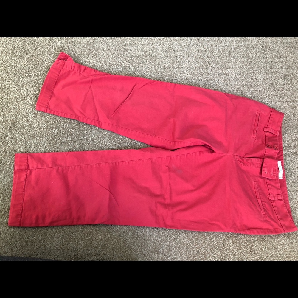 Woman’s Capri red khaki pants size 8